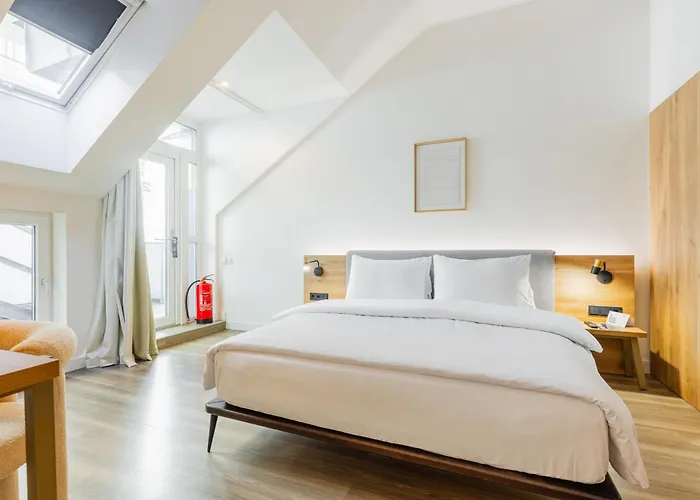 Fortyplusone 4*
