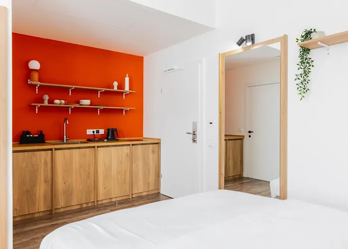Fortyplusone 4*